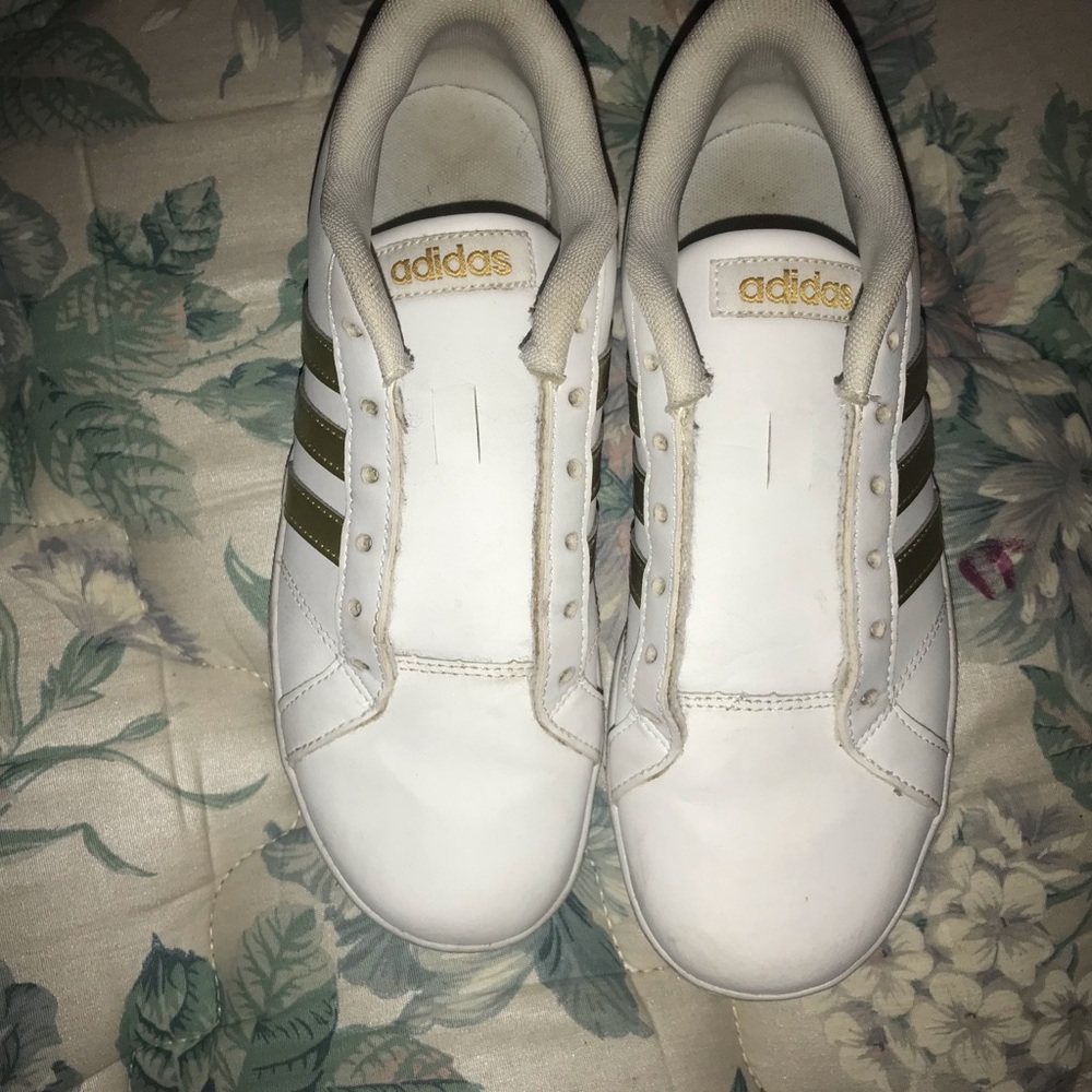 White and gold Addis’s a - Picture 2 of 2